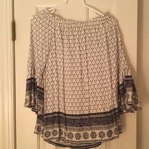 Longsleeve patterned blouse